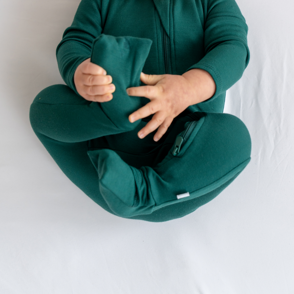 Baby Bamboo Pajamas w/ DreamCuffs™: Grey Star / 9 - 12 Months