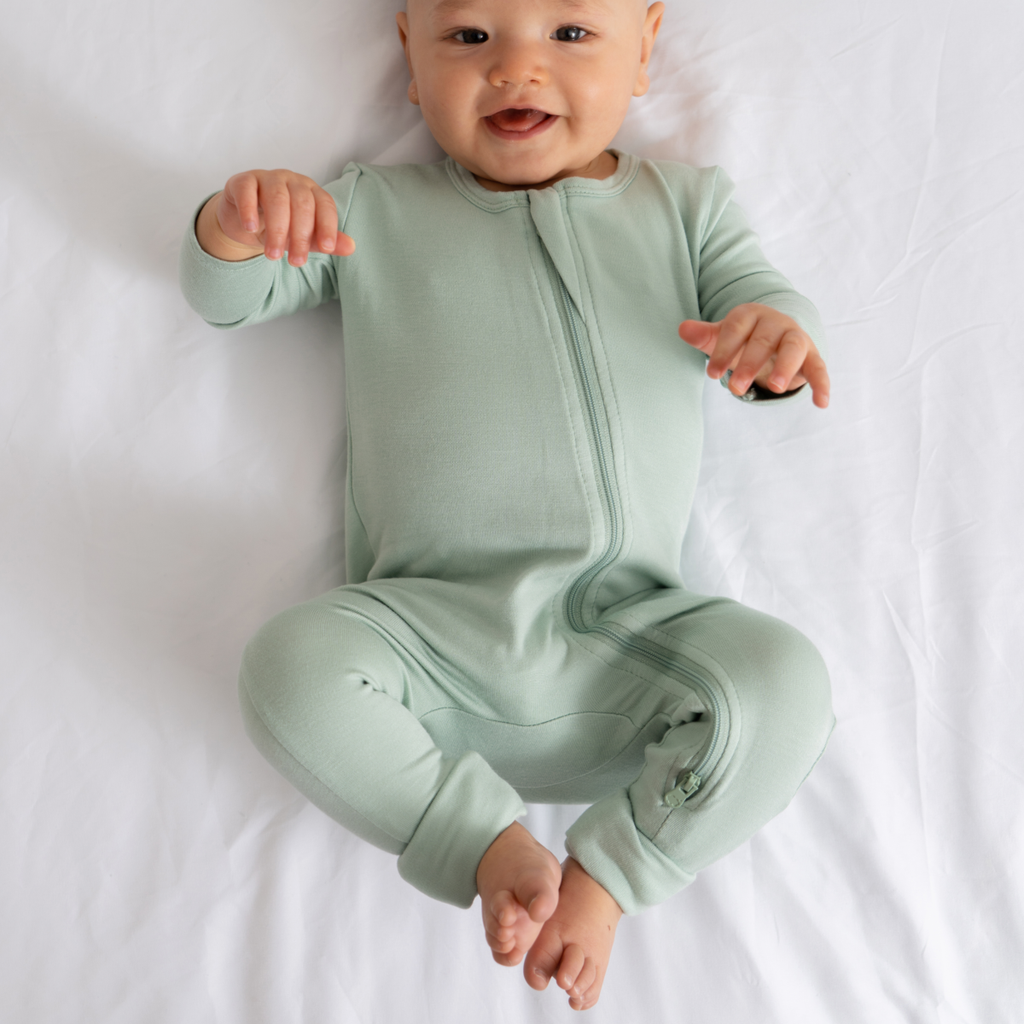 Baby Bamboo Pajamas w/ DreamCuffs™: Grey Star / 0 - 3 Months
