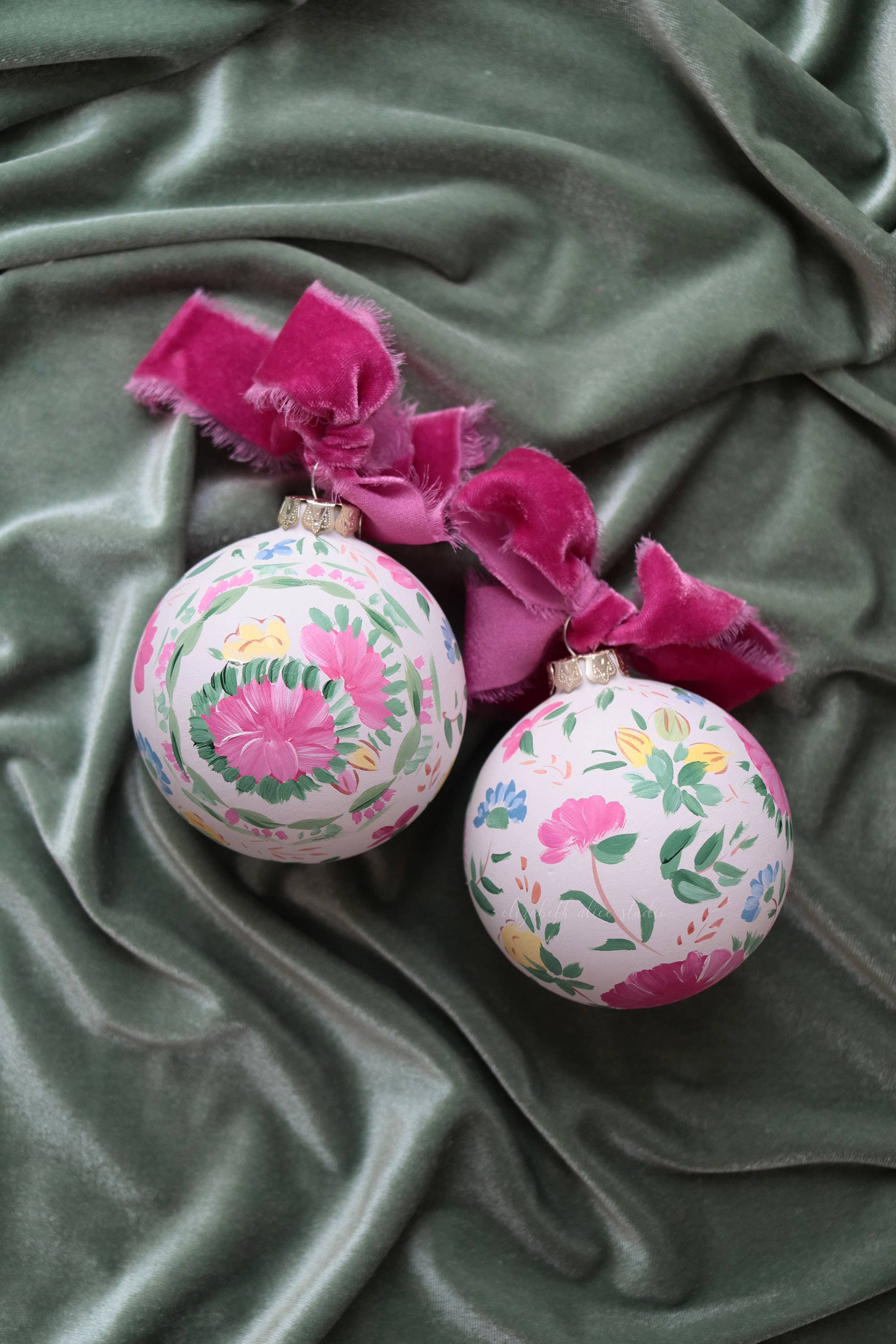 Hand-painted ornament, chinoiserie Rose Canton