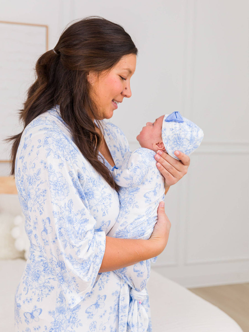 SoftSnooze™ Women's Bamboo Viscose Periwinkle Butterfly Garden Mommy & Me Maternity Robe: Blue / One Size
