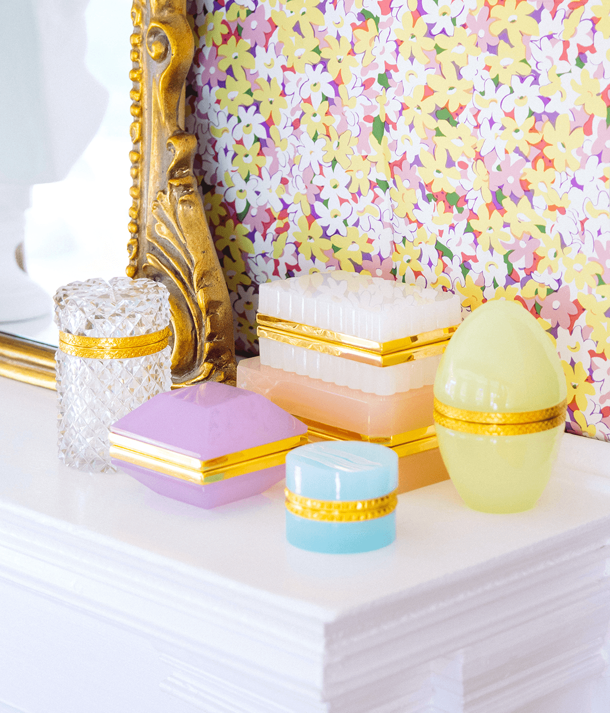 Small Round Aqua Opaline Glass Box: Aqua