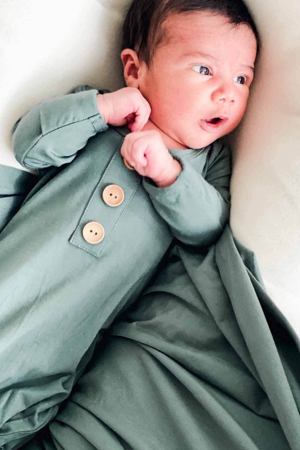 Emerald Bamboo Knotted Gown & Hat: Newborn / 7-14lbs+