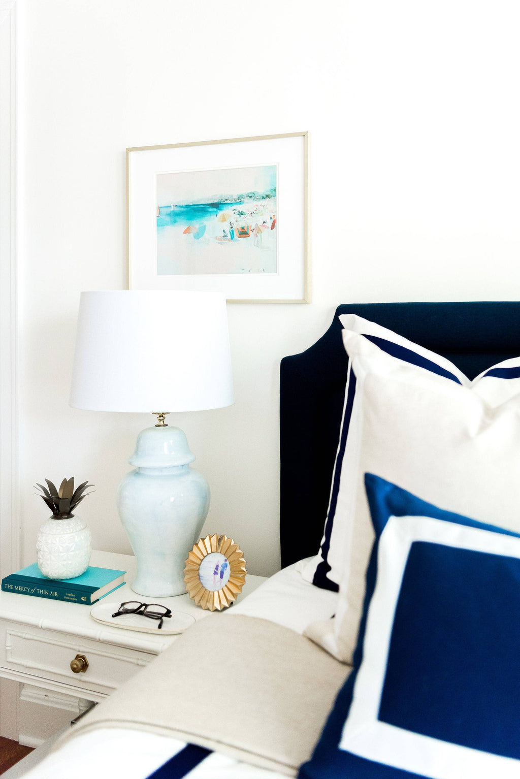 Hydrangea Light Blue Ginger Jar Lamp: Medium
