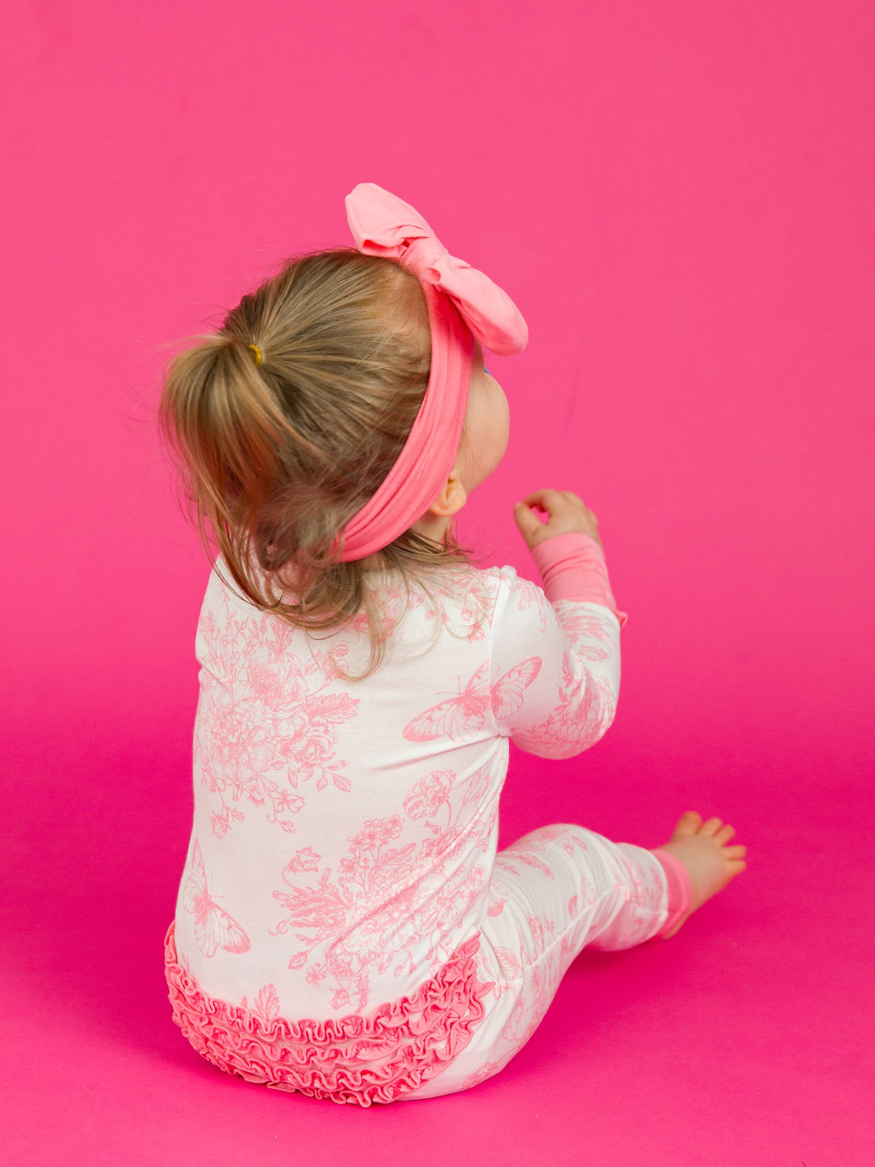 SoftSnooze™ Baby Girls Bamboo Viscose Pink Butterfly Garden Toile Convertible Ruffle One Piece Footie Pajama: White / 0-3m