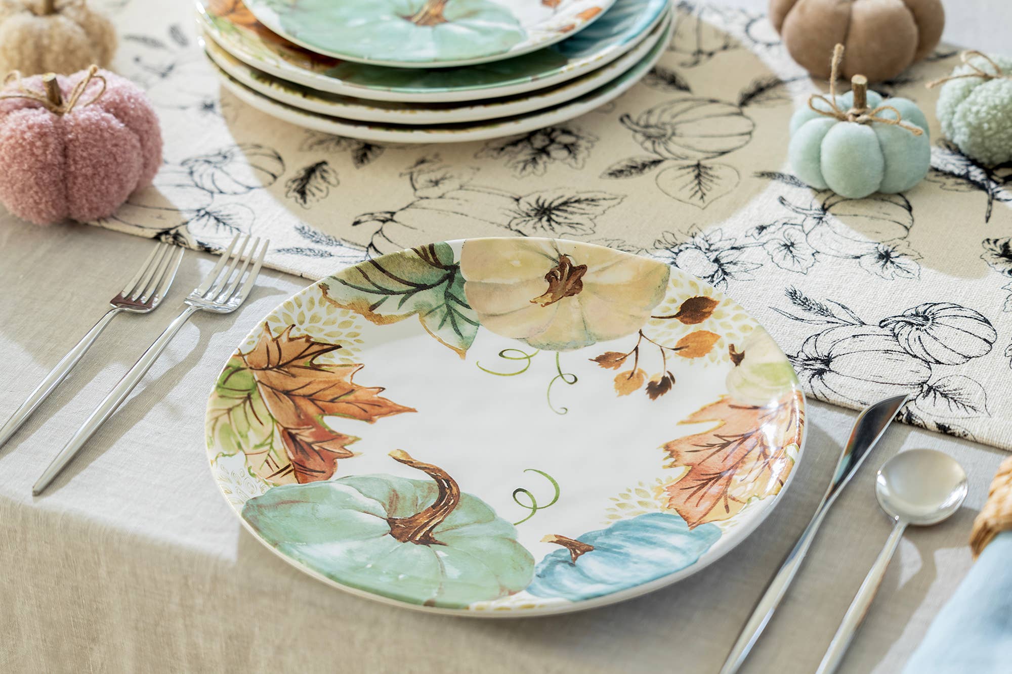 Fall Pumpkins with Leaves 10.5" Dinner Plate
