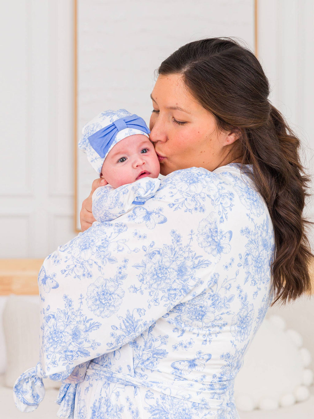 SoftSnooze™ Women's Bamboo Viscose Periwinkle Butterfly Garden Mommy & Me Maternity Robe: Blue / One Size
