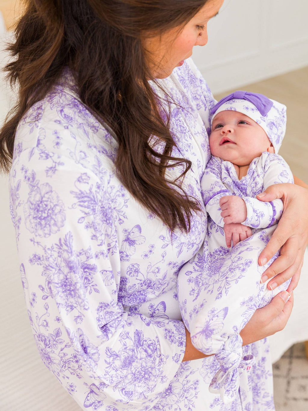 SoftSnooze™ Baby Girls Bamboo Viscose Wisteria Purple Butterfly Garden Toile Ruffle Knotted Sleep Gown & Bow Hat Set: Purple / Newborn-3m