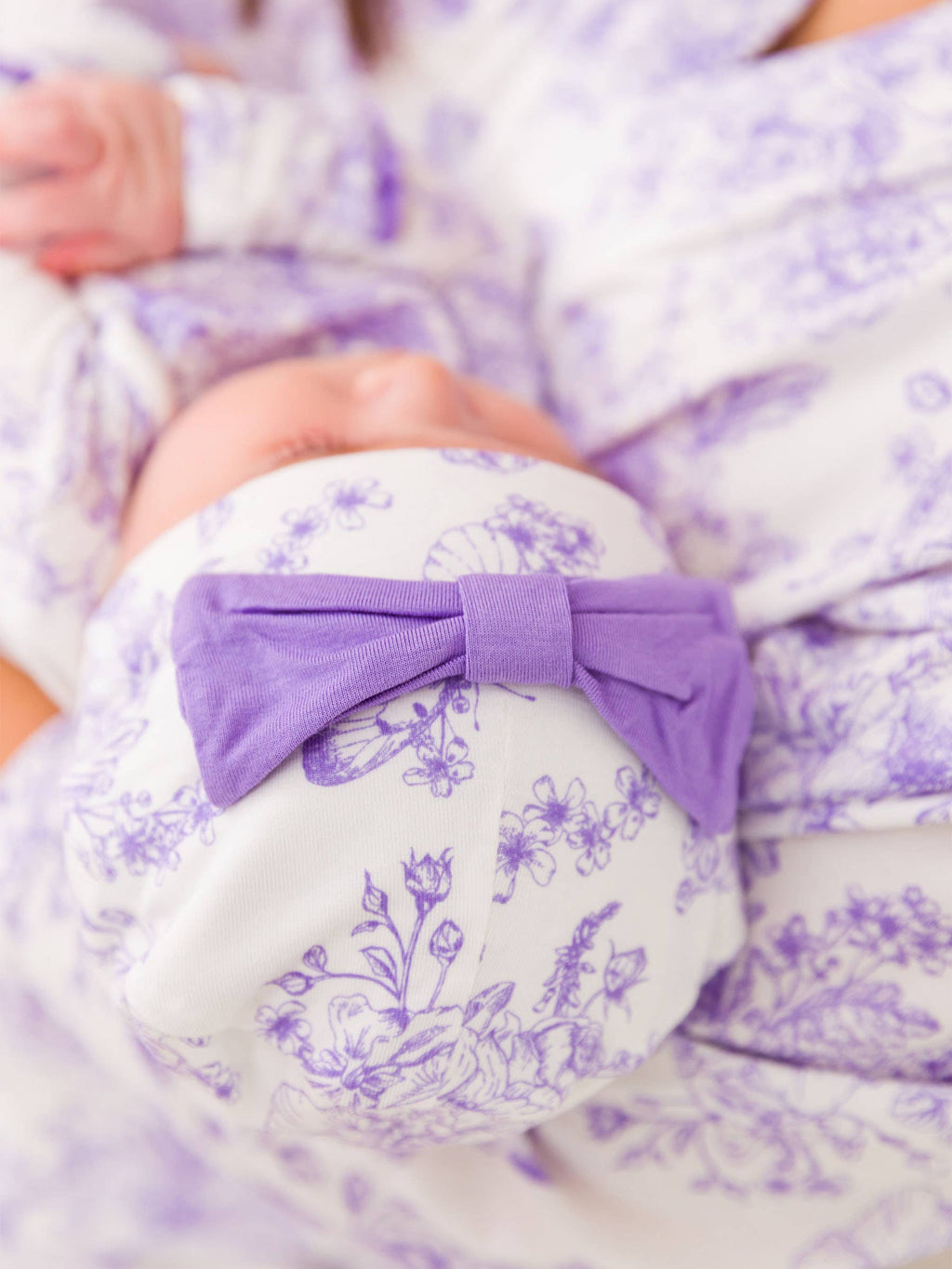 SoftSnooze™ Baby Girls Bamboo Viscose Wisteria Purple Butterfly Garden Toile Ruffle Knotted Sleep Gown & Bow Hat Set: Purple / Newborn-3m