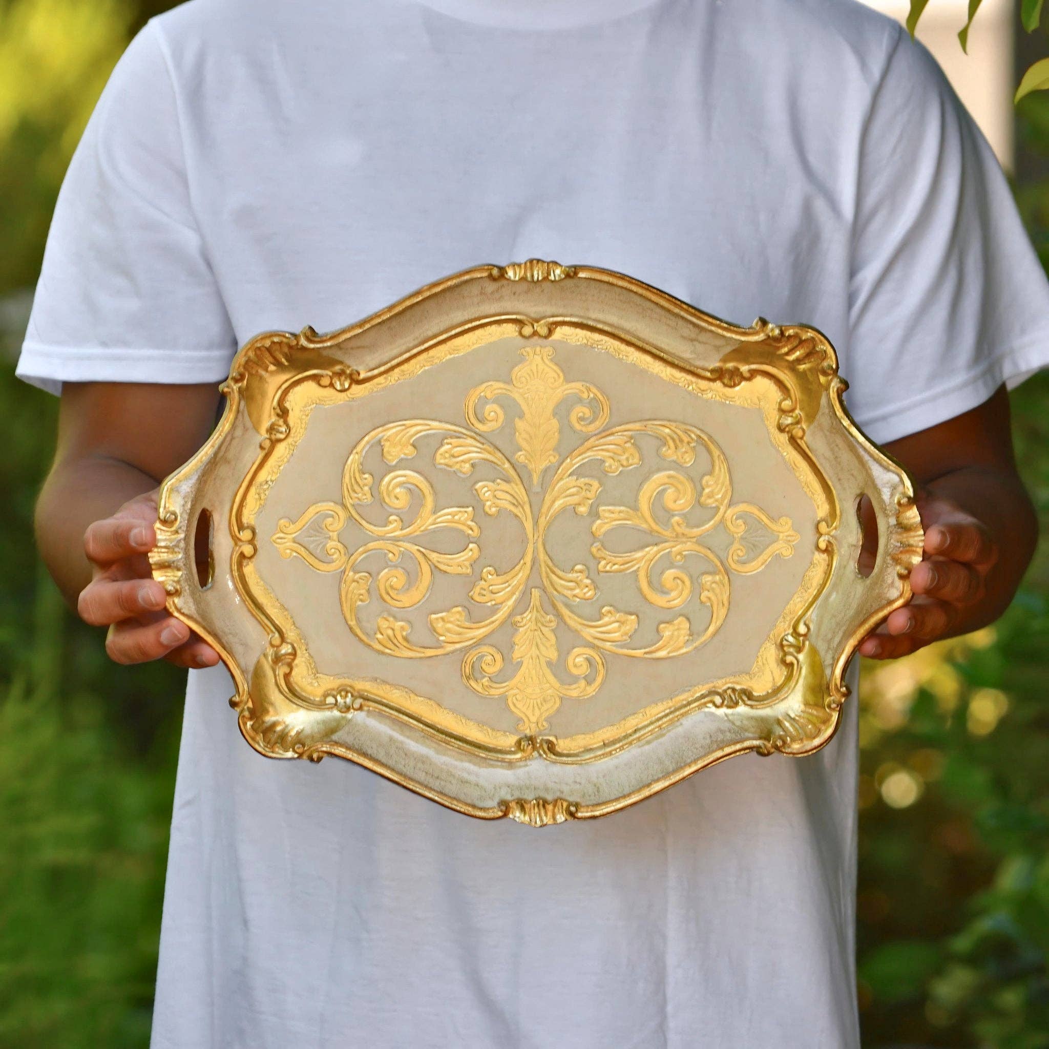 Florentine Carved Oval Scalloped Wood Tray with Handles: Cappuccino / Large